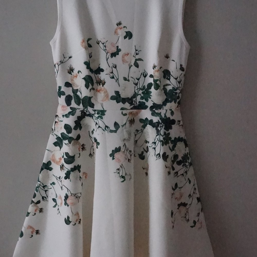 Branches and flowers Waist print dress ivory